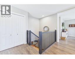 Primary Bedroom - 6210 33 Highway E, Kelowna, BC V1P1H8 Photo 11