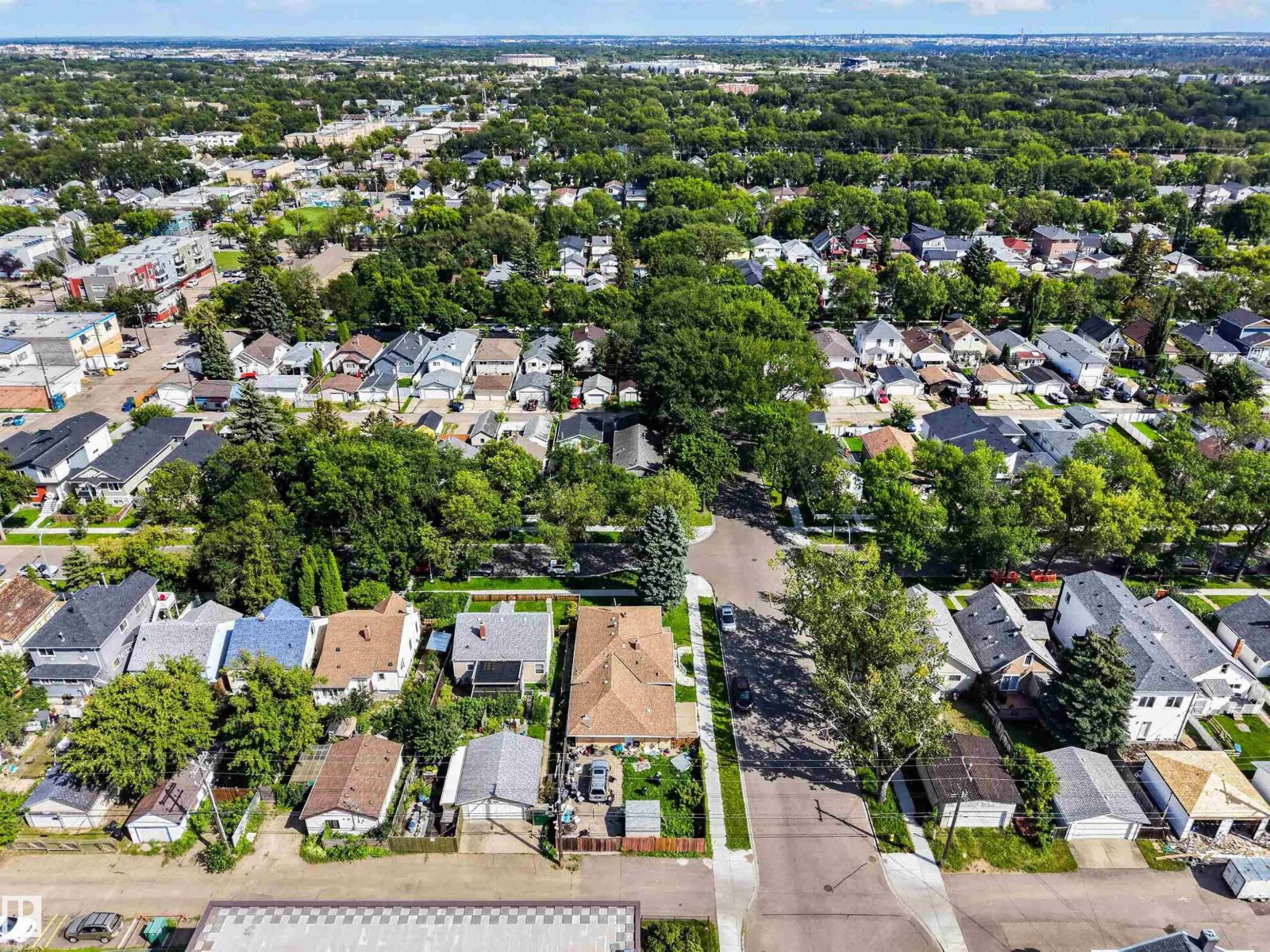 9402 117 Avenue NW - 13