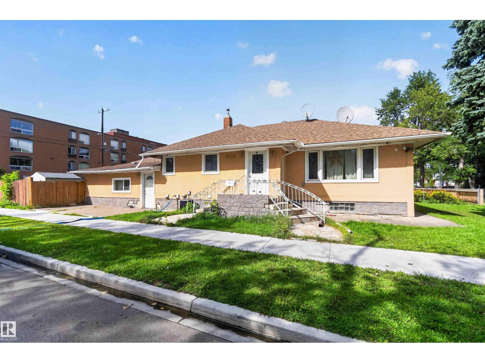 9402 117 Avenue NW - 2