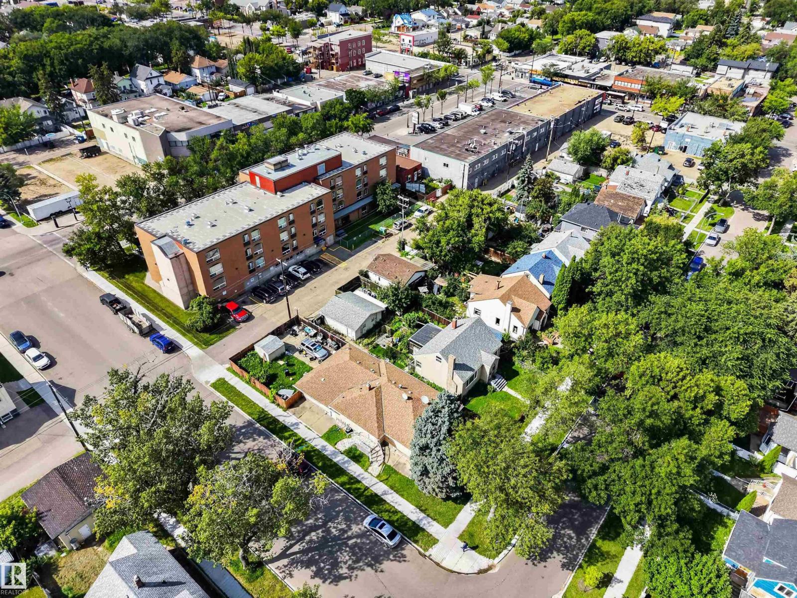 9402 117 Avenue NW - Image 10