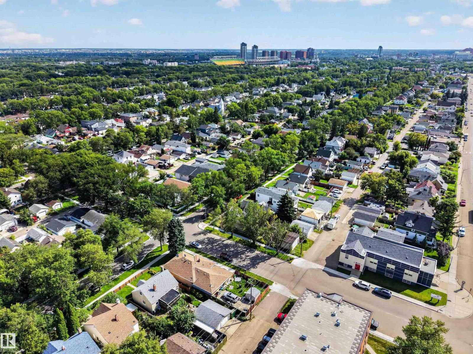9402 117 Avenue NW - 14