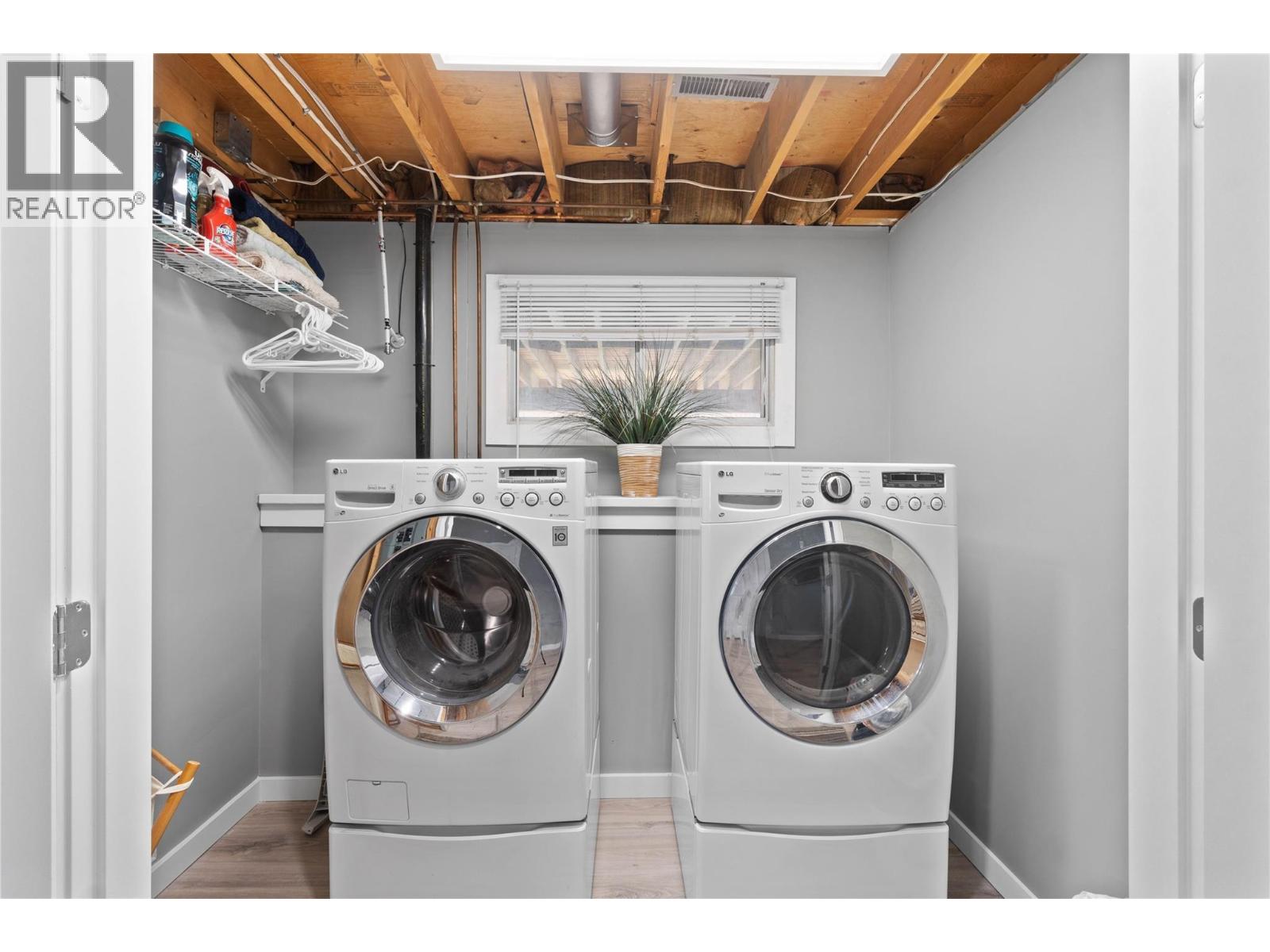667 Cambridge Crescent - 22