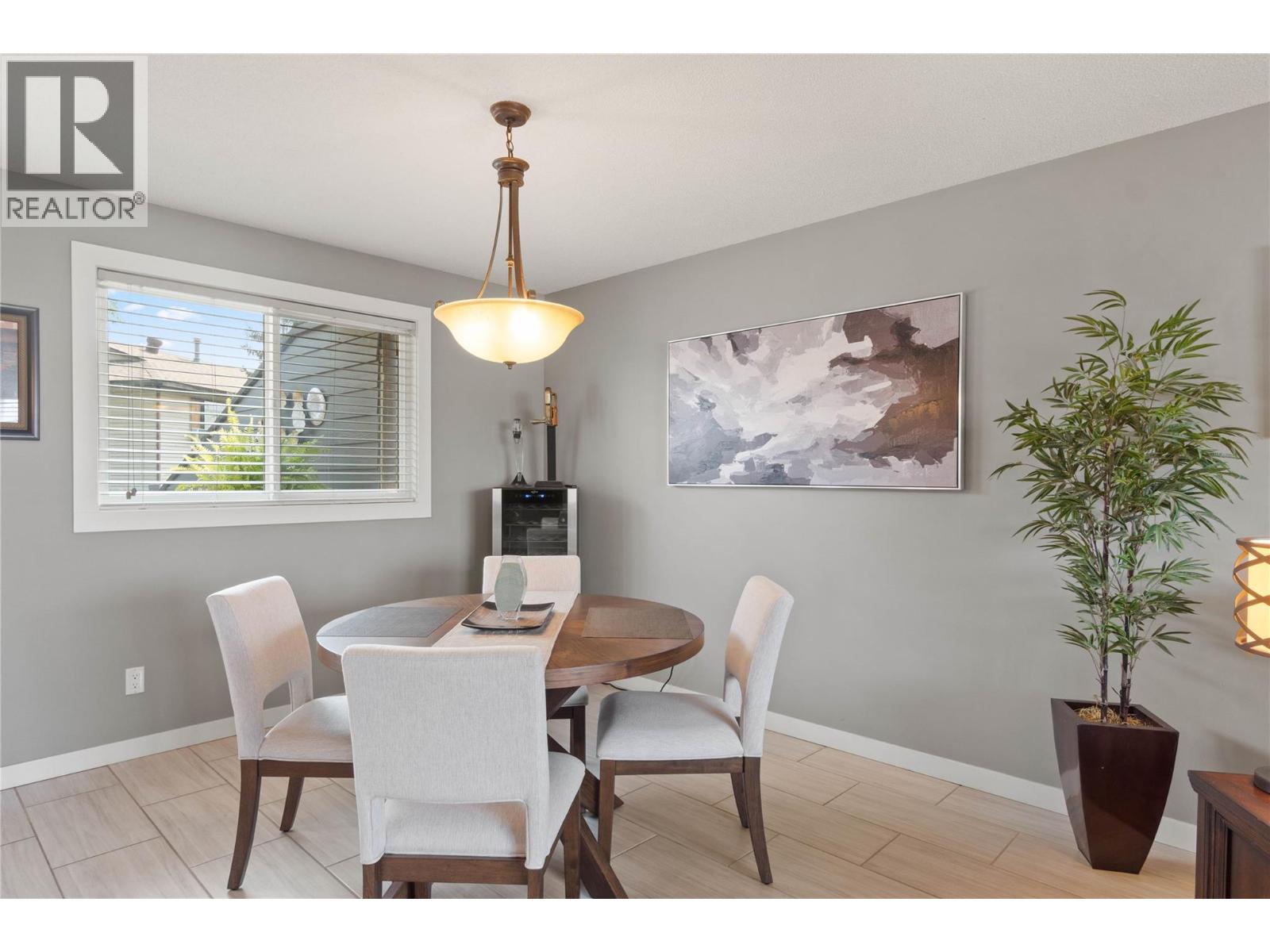 667 Cambridge Crescent - Image 7