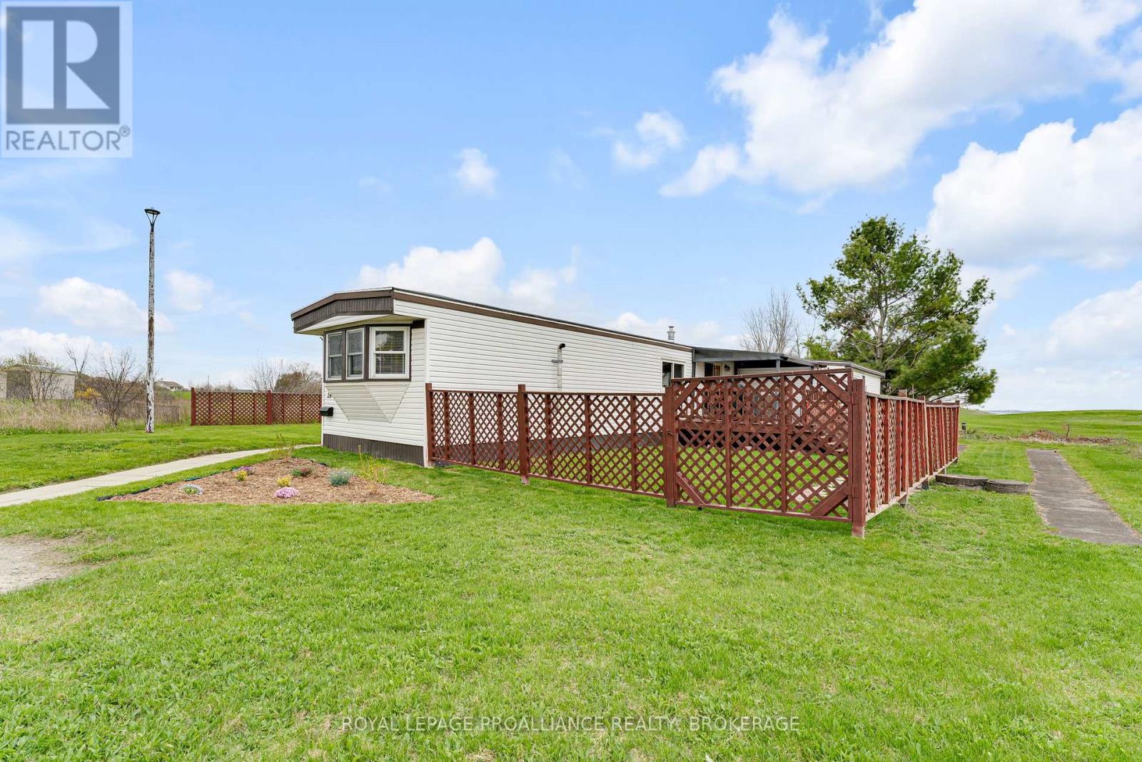 26 KAPYONG CRESCENT - Image 32
