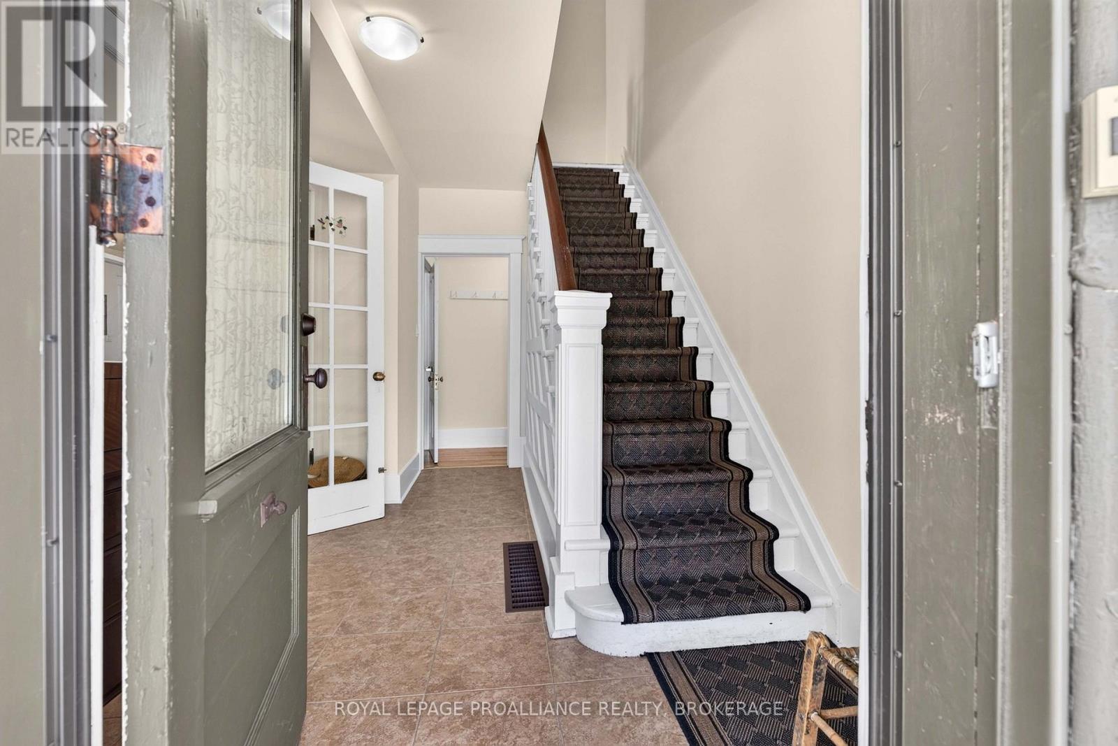 166 ALMA AVENUE - 3