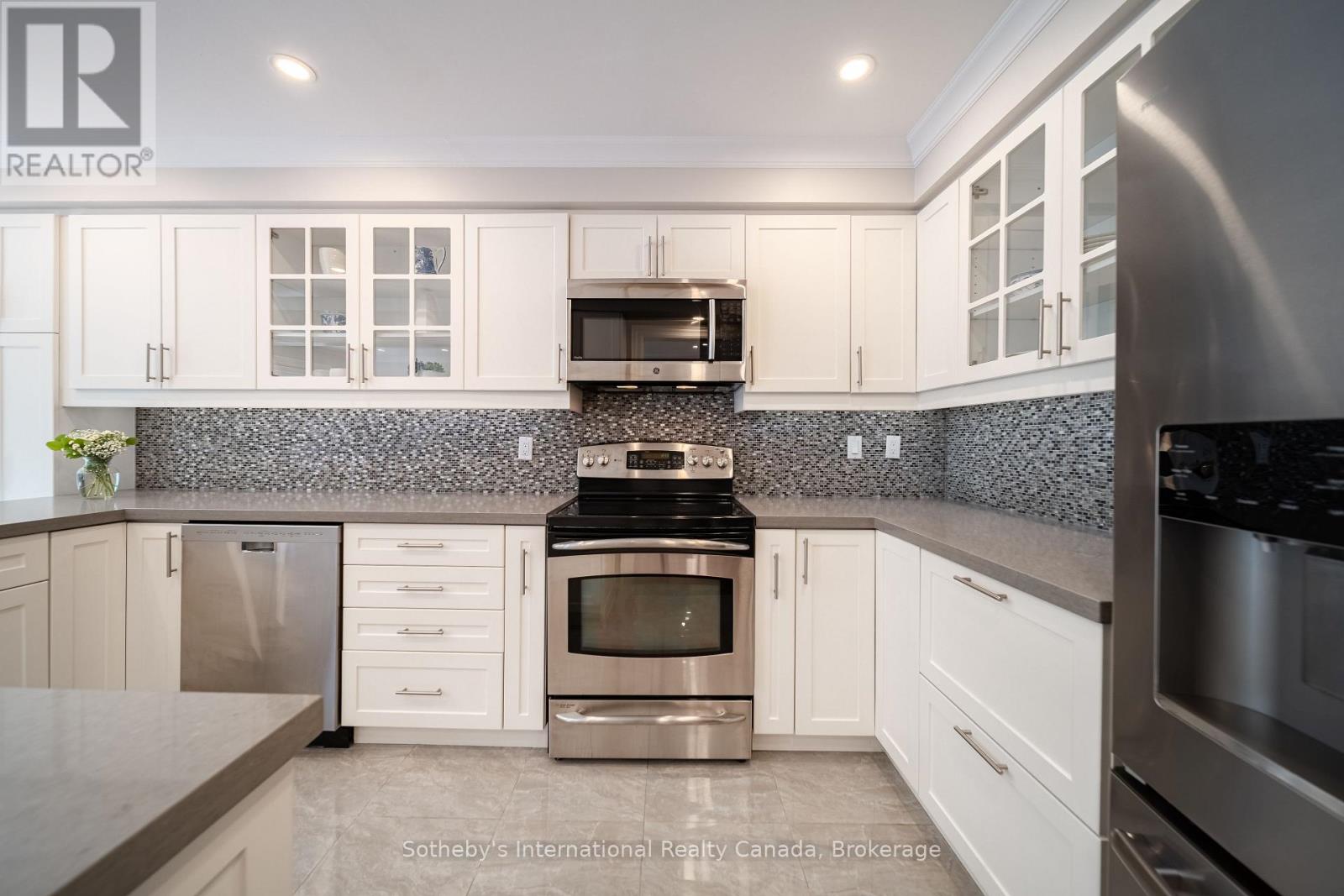 339 RAVINEVIEW WAY - 14
