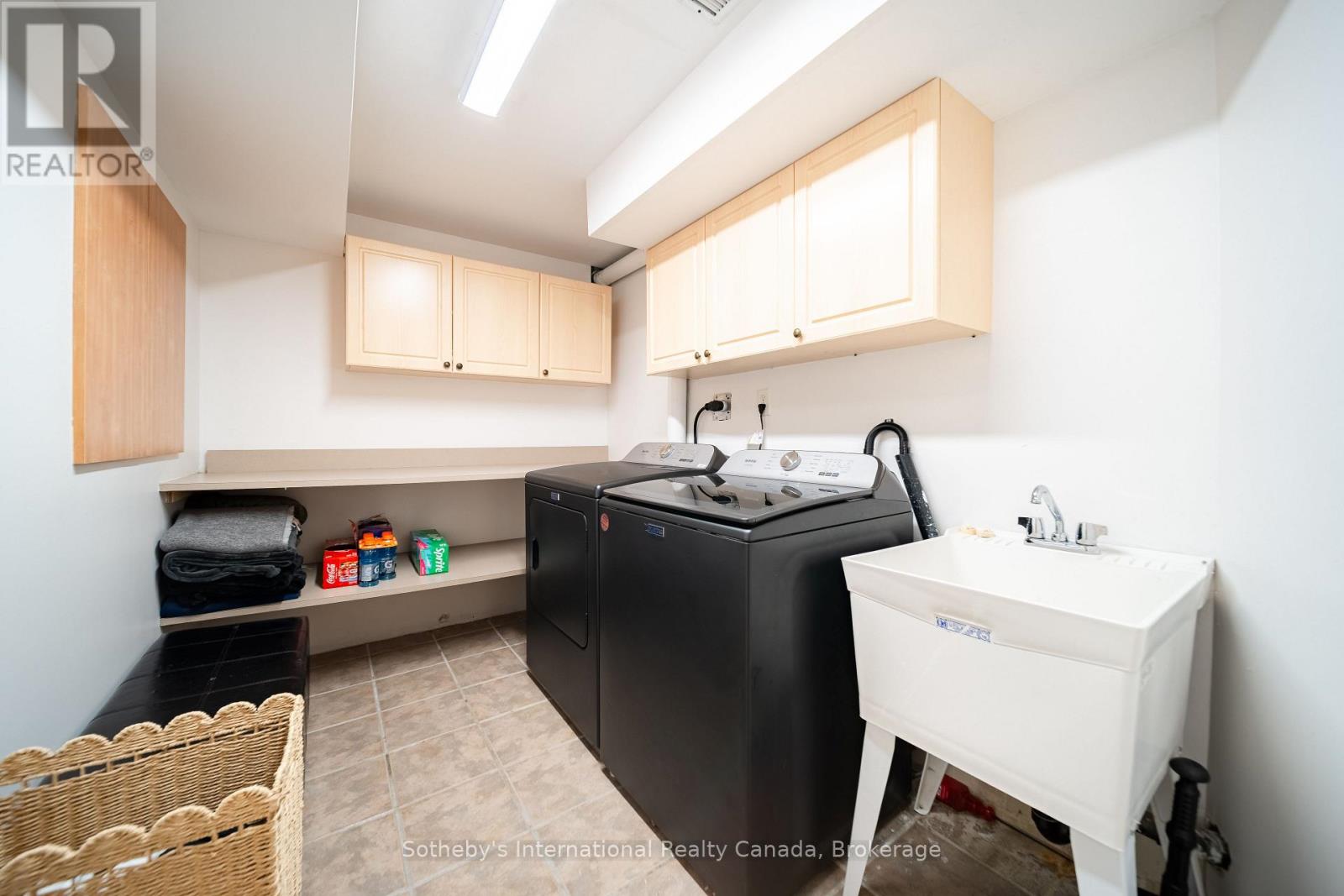 339 RAVINEVIEW WAY - 32