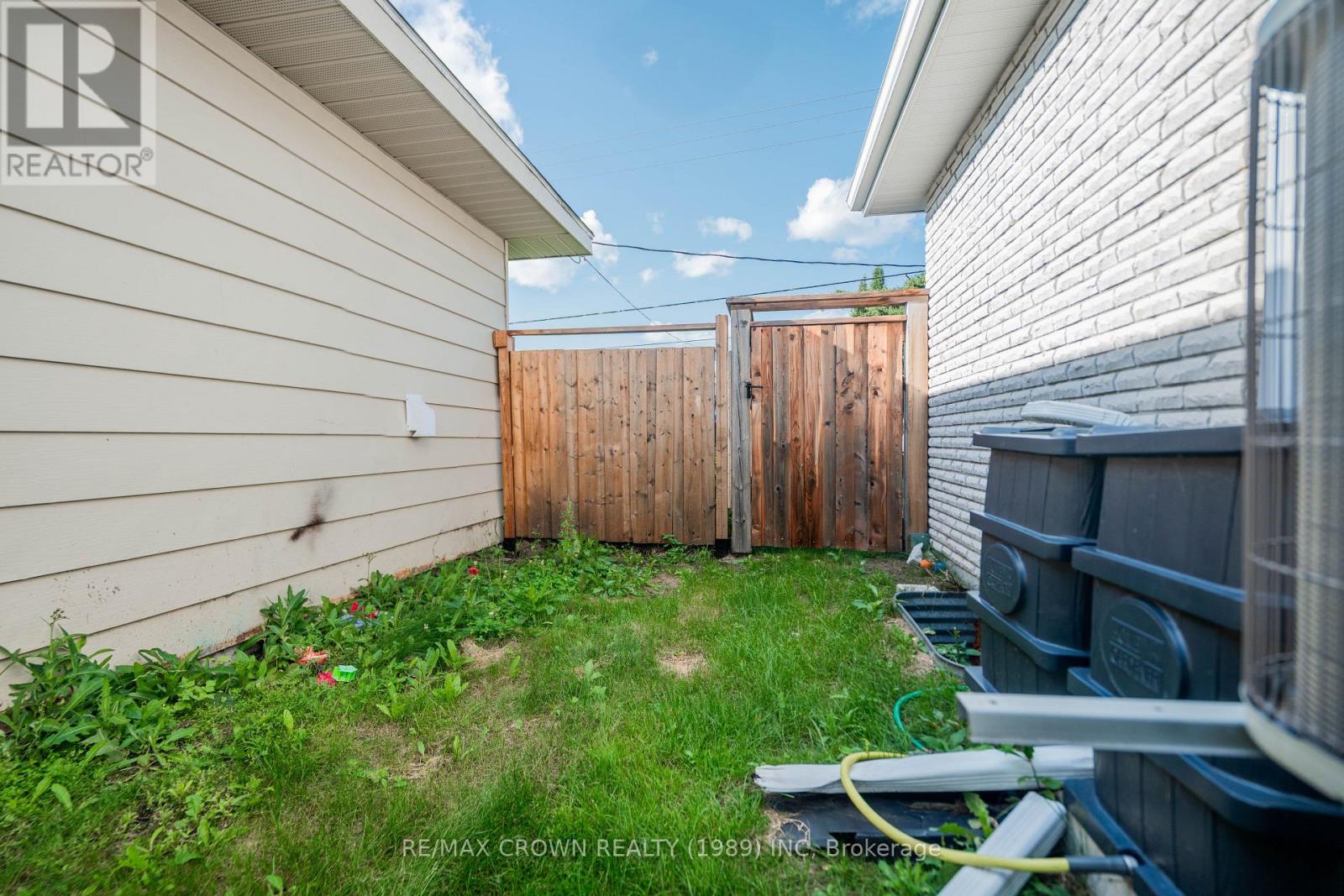 3 CLARK STREET - 45