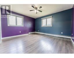 Foyer - 3 Clark Street, Kapuskasing, ON P5N1L3 Photo 7