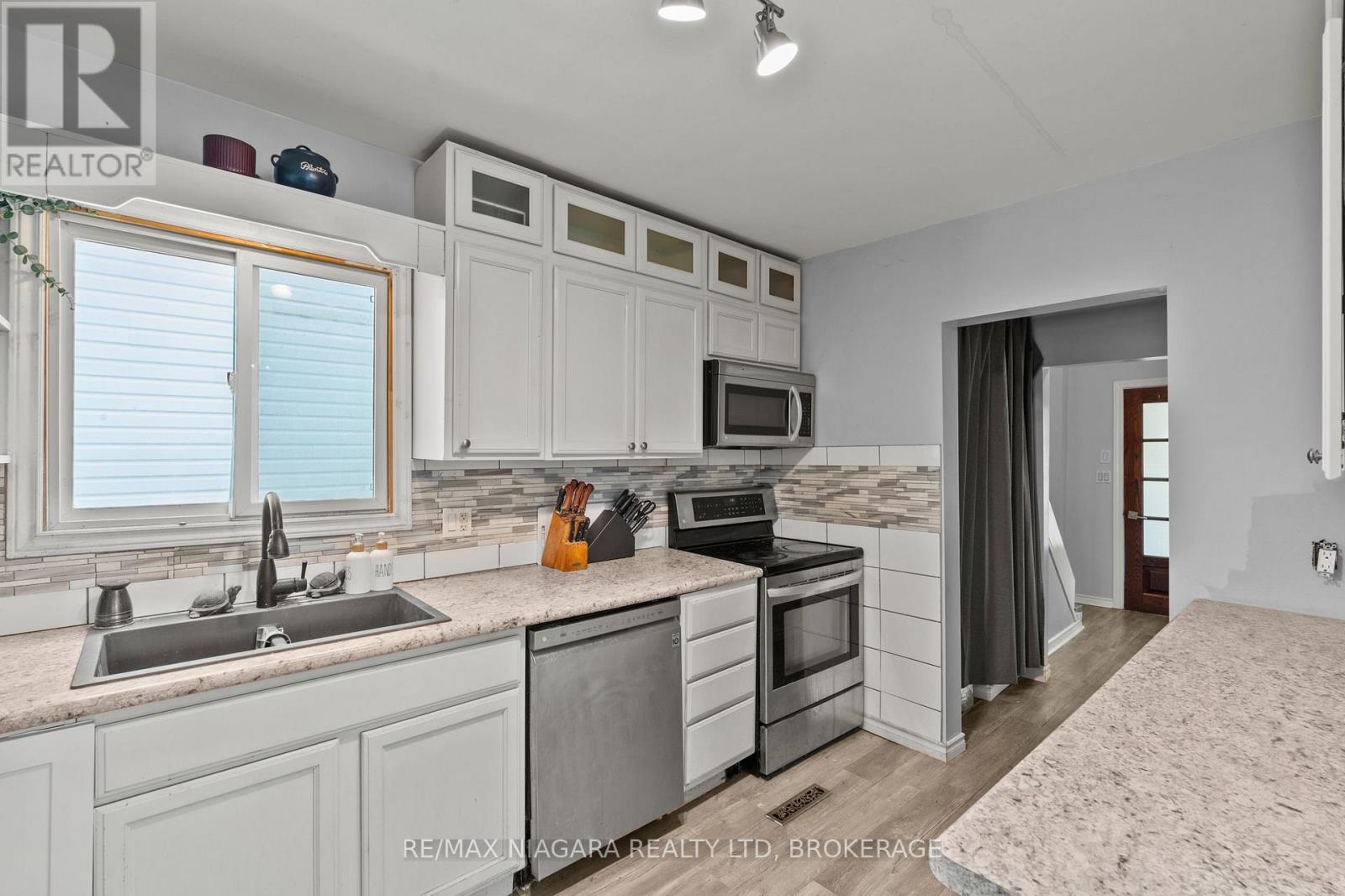 6293 BELLEVUE STREET - Image 12
