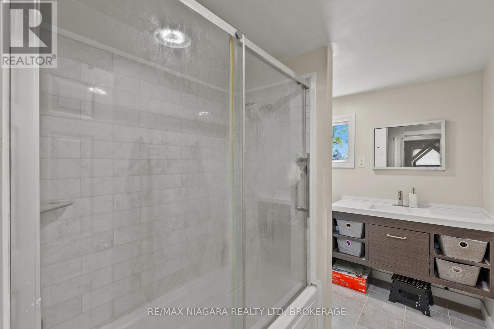 6293 BELLEVUE STREET - Image 19