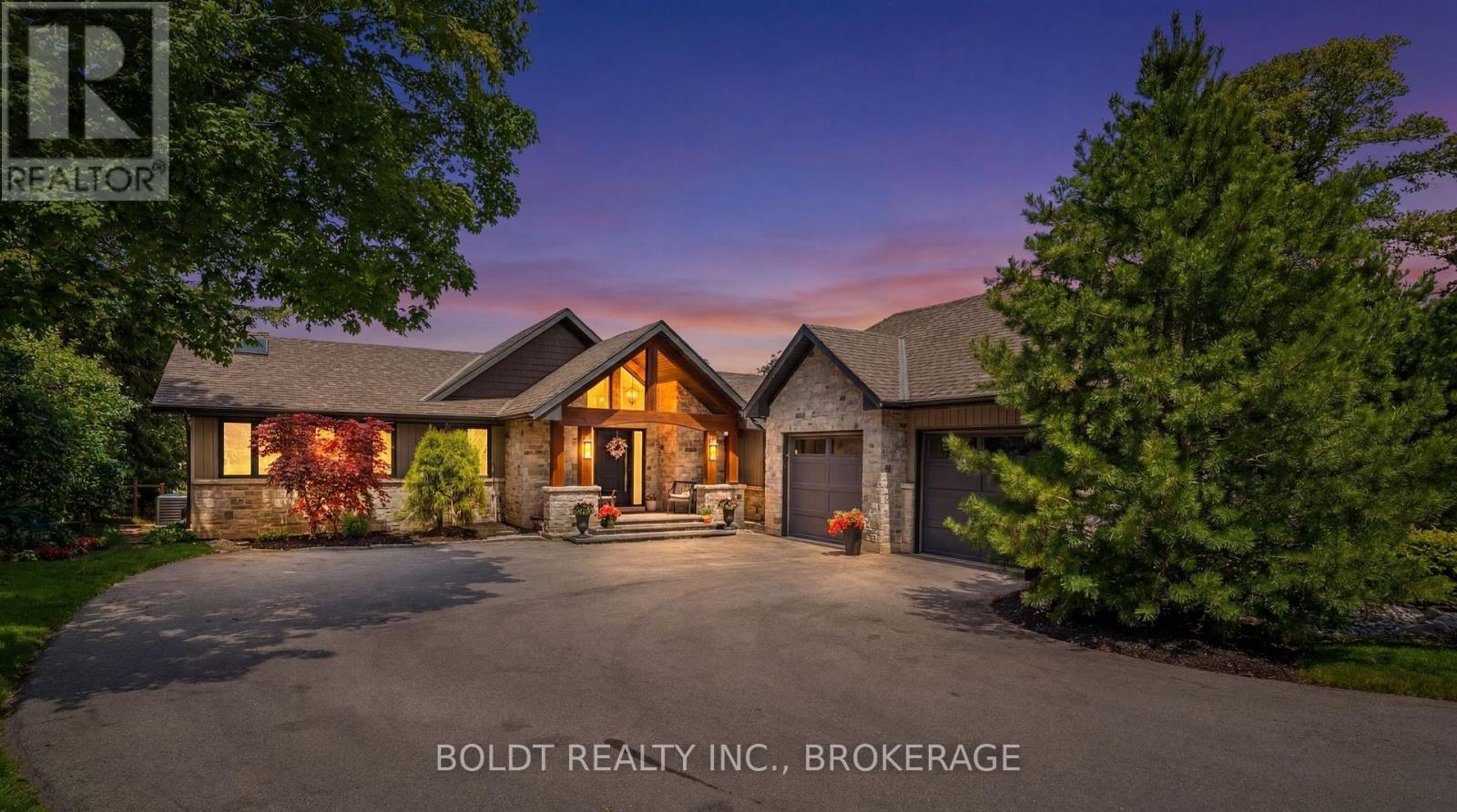 99 DONJON BOULEVARD - 1