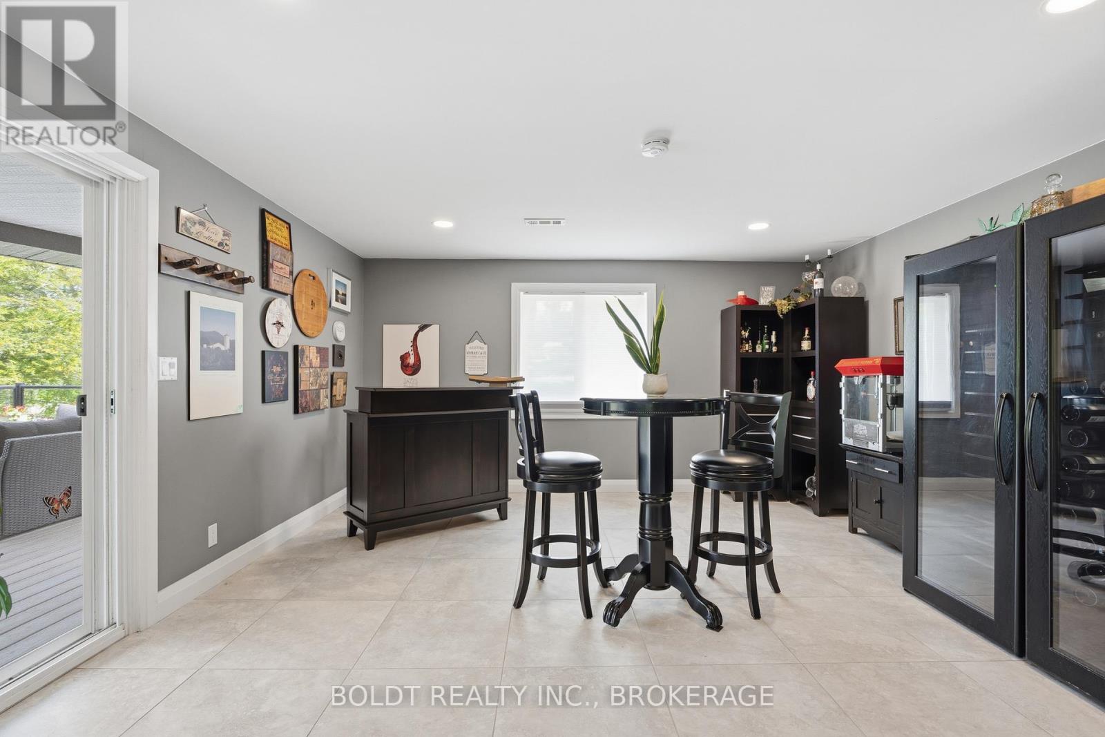99 DONJON BOULEVARD - Image 19