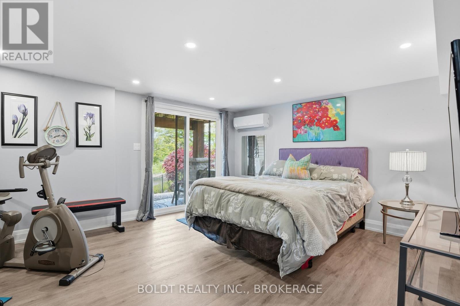 99 DONJON BOULEVARD - Image 32