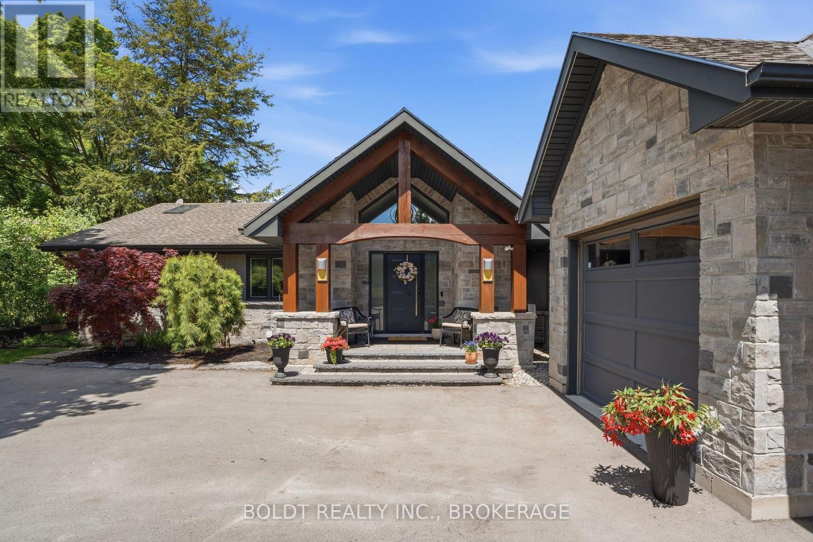 99 DONJON BOULEVARD - Image 4