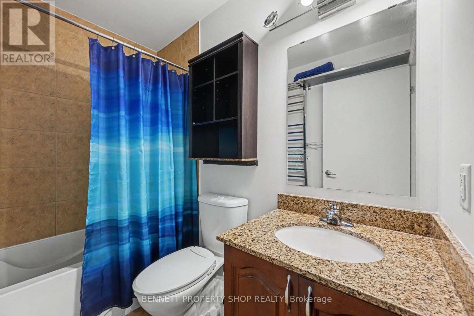 Towel warmer & soaker tub