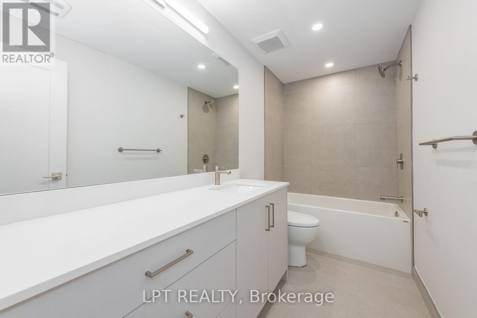 1 Bed, 1 Bath Multi-Family for Rent in Ottawa – 1 – 249 COLUMBUS AVENUE, Ottawa – MLS# X13688518 - Image 11