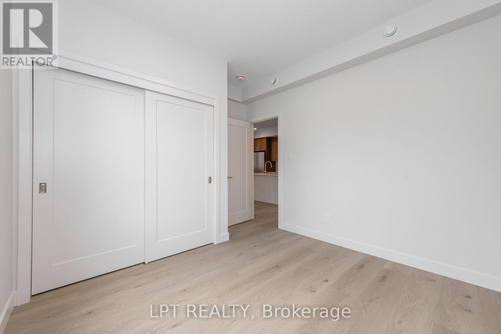 1 Bed, 1 Bath Multi-Family for Rent in Ottawa – 4 – 249 COLUMBUS AVENUE, Ottawa – MLS# X13688532 - Image 13