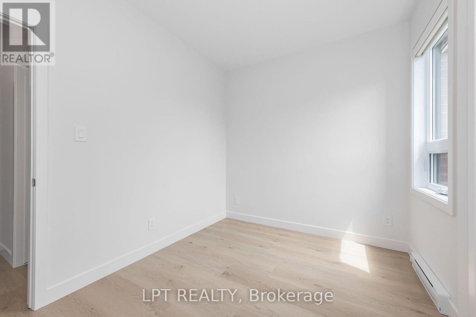2 Bed, 1 Bath Multi-Family for Rent in Ottawa – 5 – 249 COLUMBUS AVENUE, Ottawa – MLS# X13688542 - Image 11