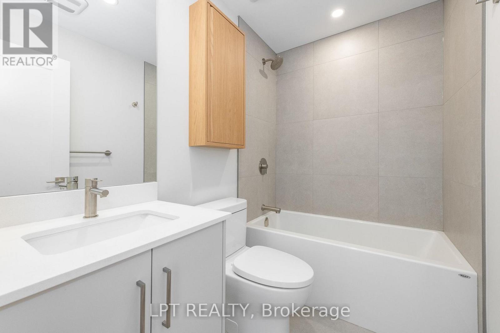 2 Bed, 1 Bath Multi-Family for Rent in Ottawa – 5 – 249 COLUMBUS AVENUE, Ottawa – MLS# X13688542 - Image 16