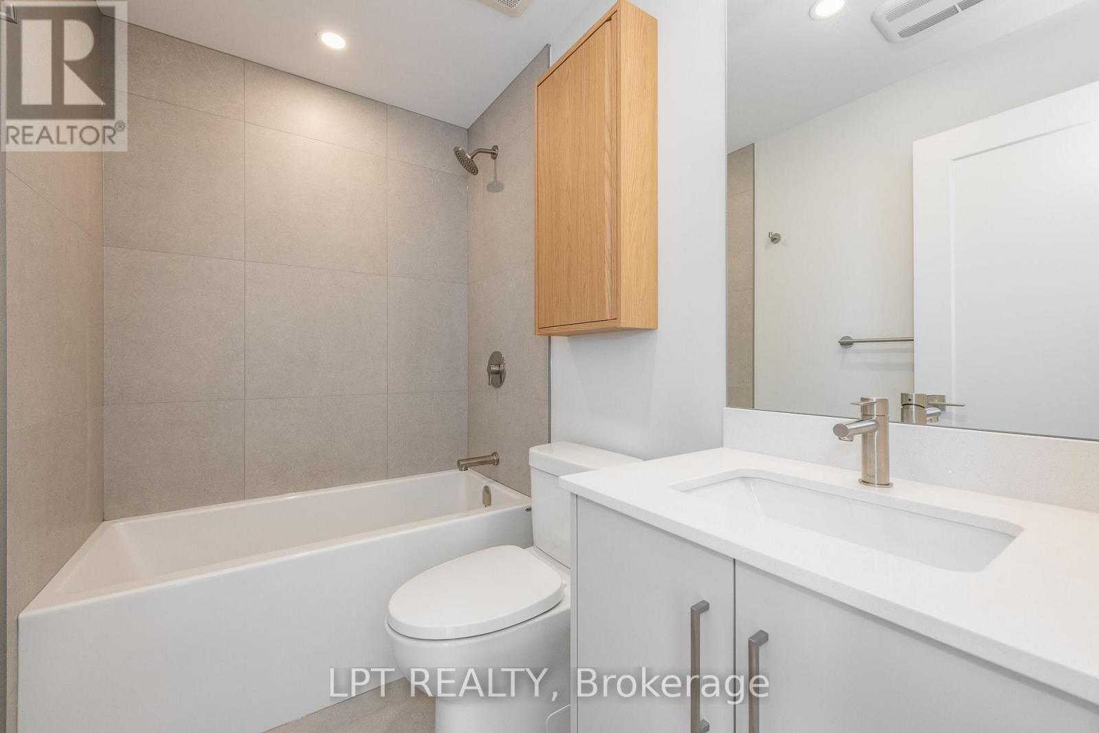 2 Bed, 1 Bath Multi-Family for Rent in Ottawa – 7 – 249 COLUMBUS AVENUE, Ottawa – MLS# X13688556 - Image 15