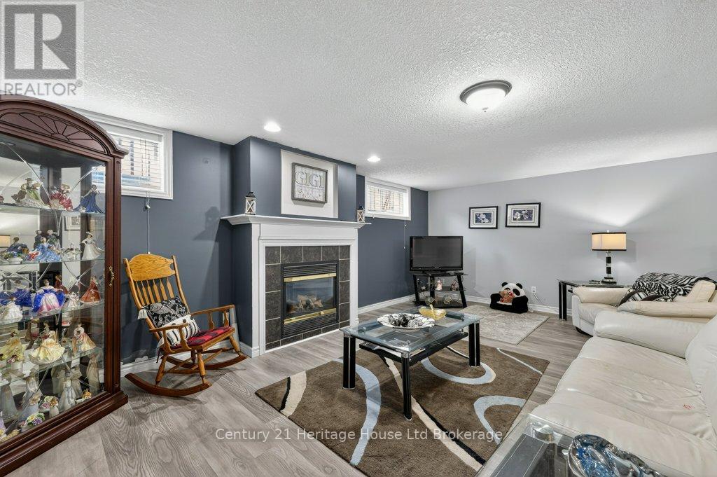 57 WENDY CALDER PLACE - Image 24