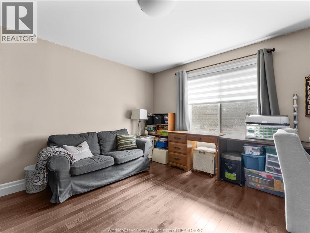 500 BROWN CRESCENT - Image 20