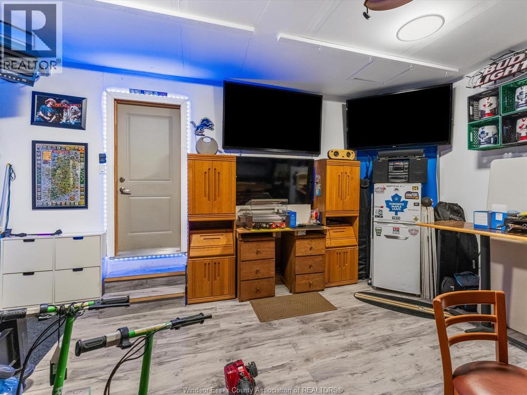 500 BROWN CRESCENT - 24