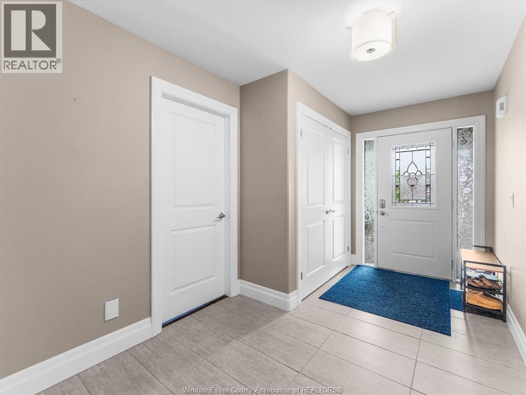 500 BROWN CRESCENT - 3