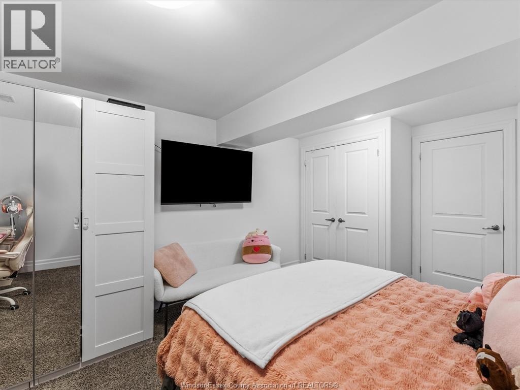500 BROWN CRESCENT - Image 33