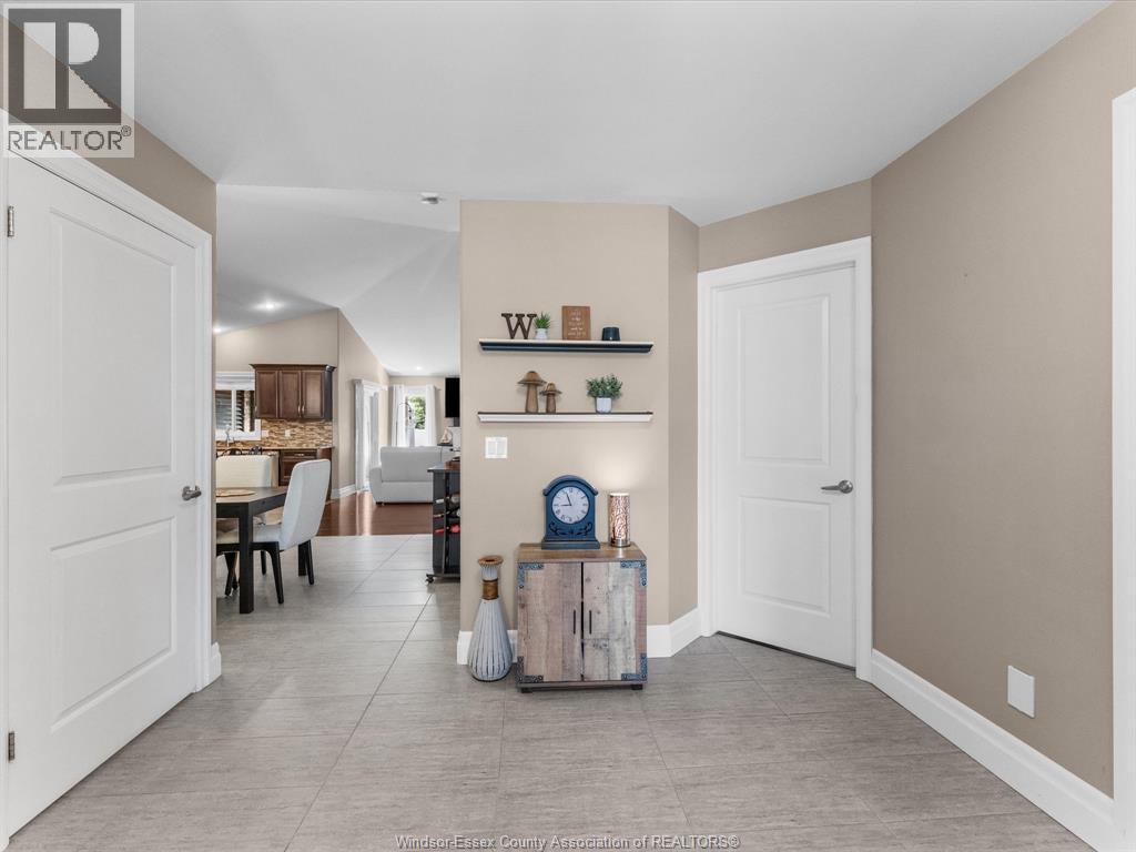 500 BROWN CRESCENT - Image 4