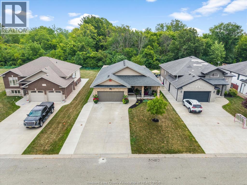 500 BROWN CRESCENT - 44