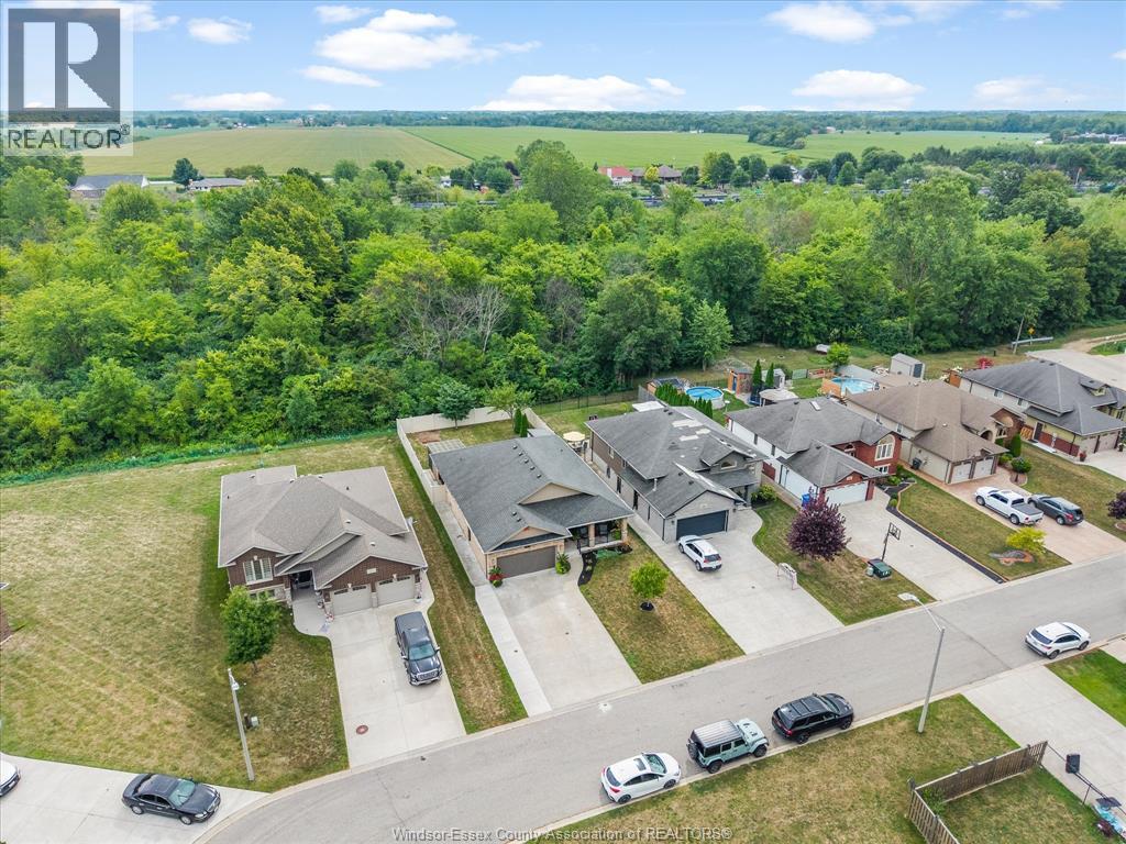 500 BROWN CRESCENT - Image 45