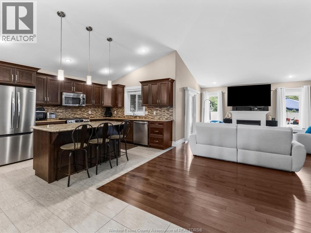 500 BROWN CRESCENT - 6