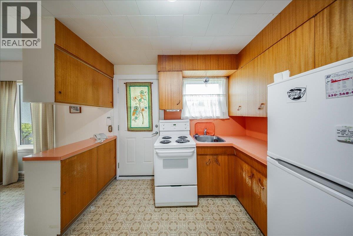 306 Sylvia Crescent, Trail