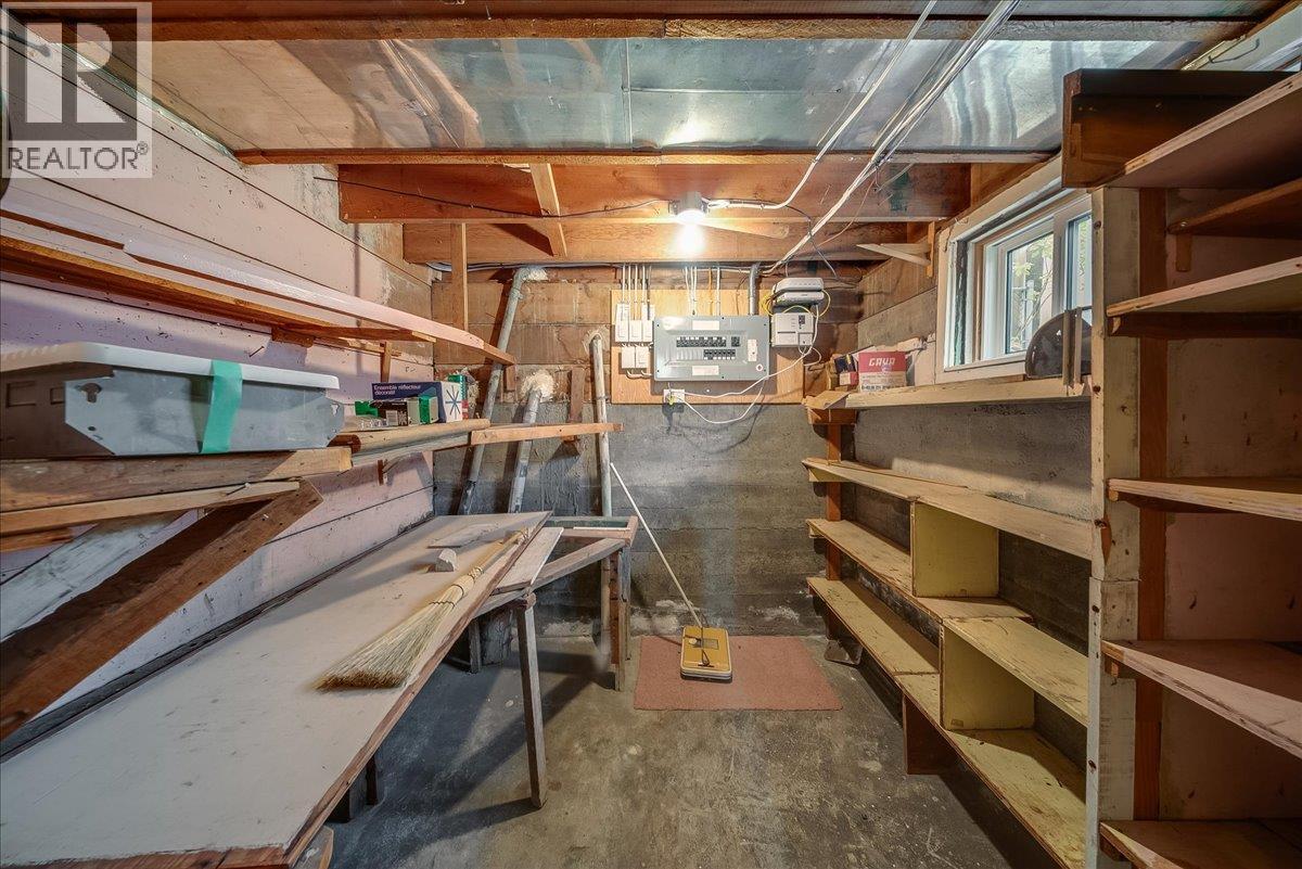 306 Sylvia Crescent, Trail