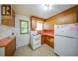 Kitchen - 306 Sylvia Crescent, Trail, BC V1R1A5 Photo 9
