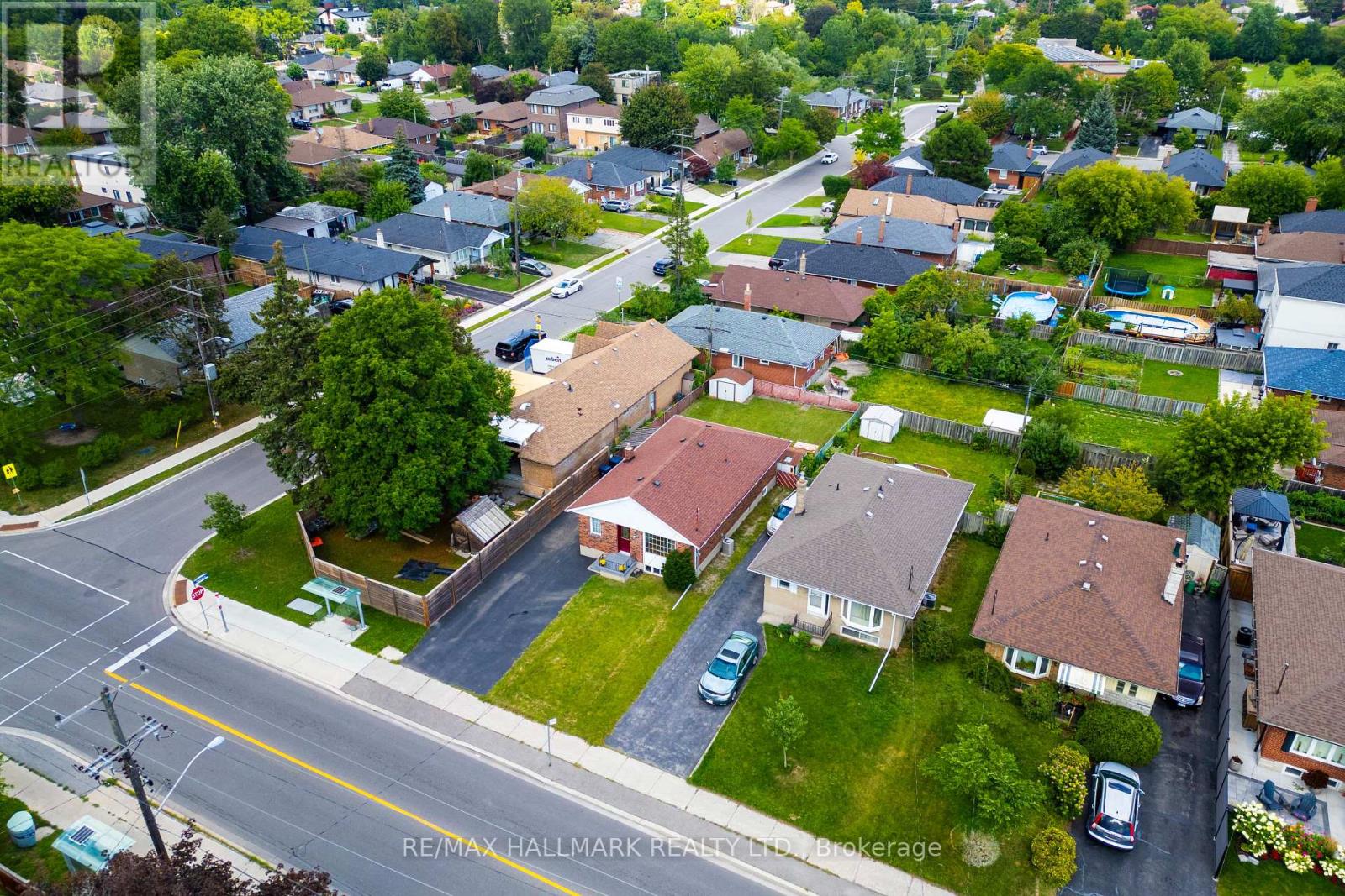 1557 PHARMACY AVENUE - 28