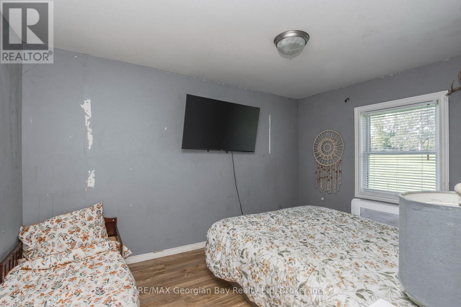 1046 HENRY STREET - Image 17