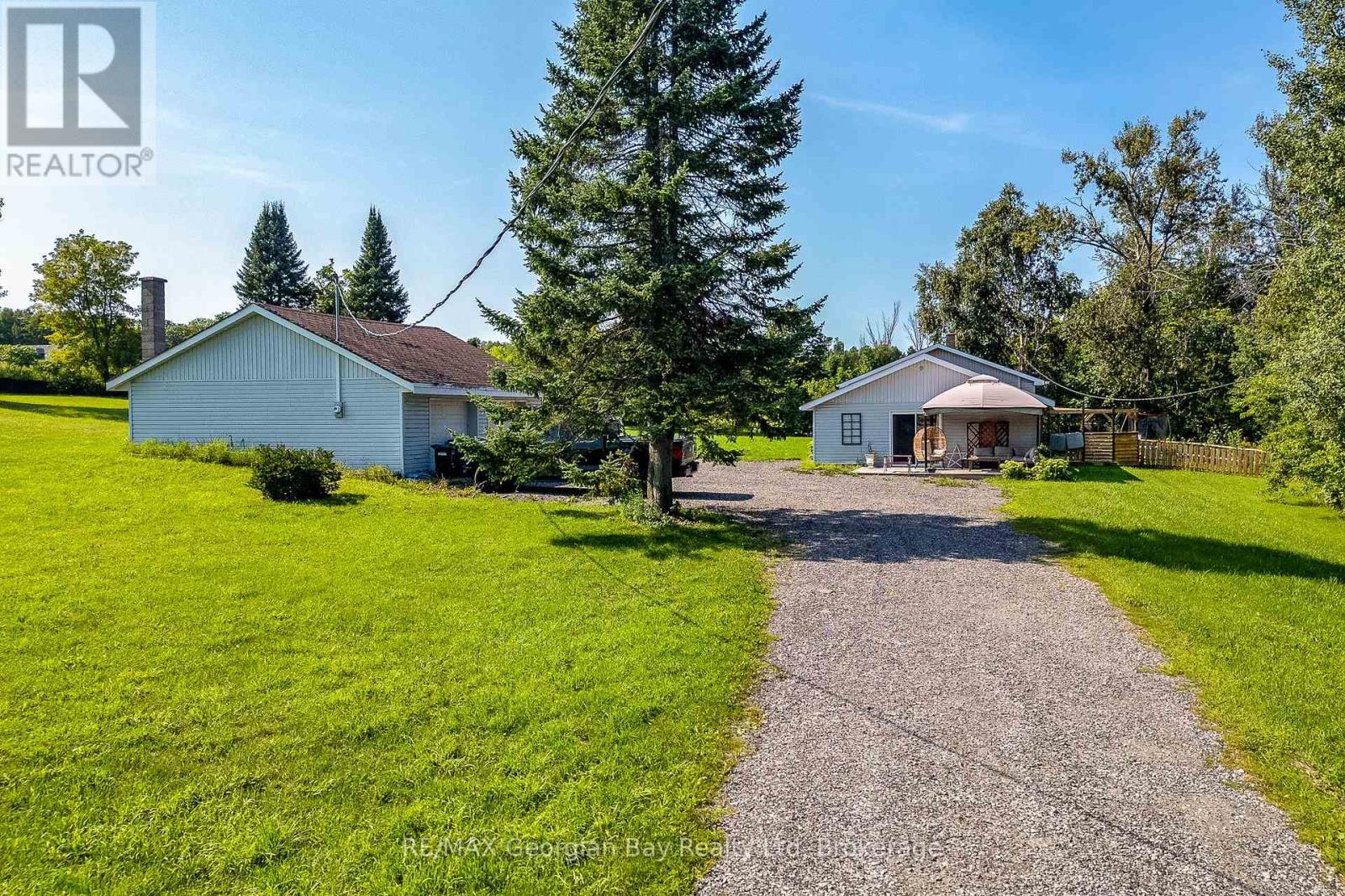 1046 HENRY STREET - 2