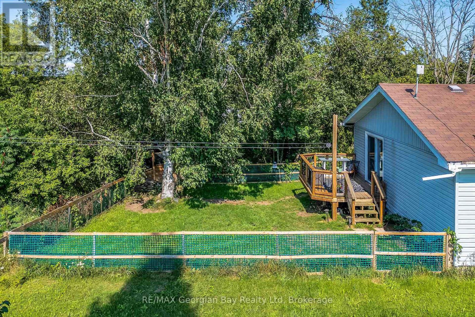 1046 HENRY STREET - 7