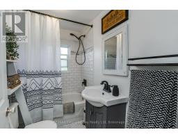 1046 Henry Street, Tay, ON L0L1P0 Photo 18