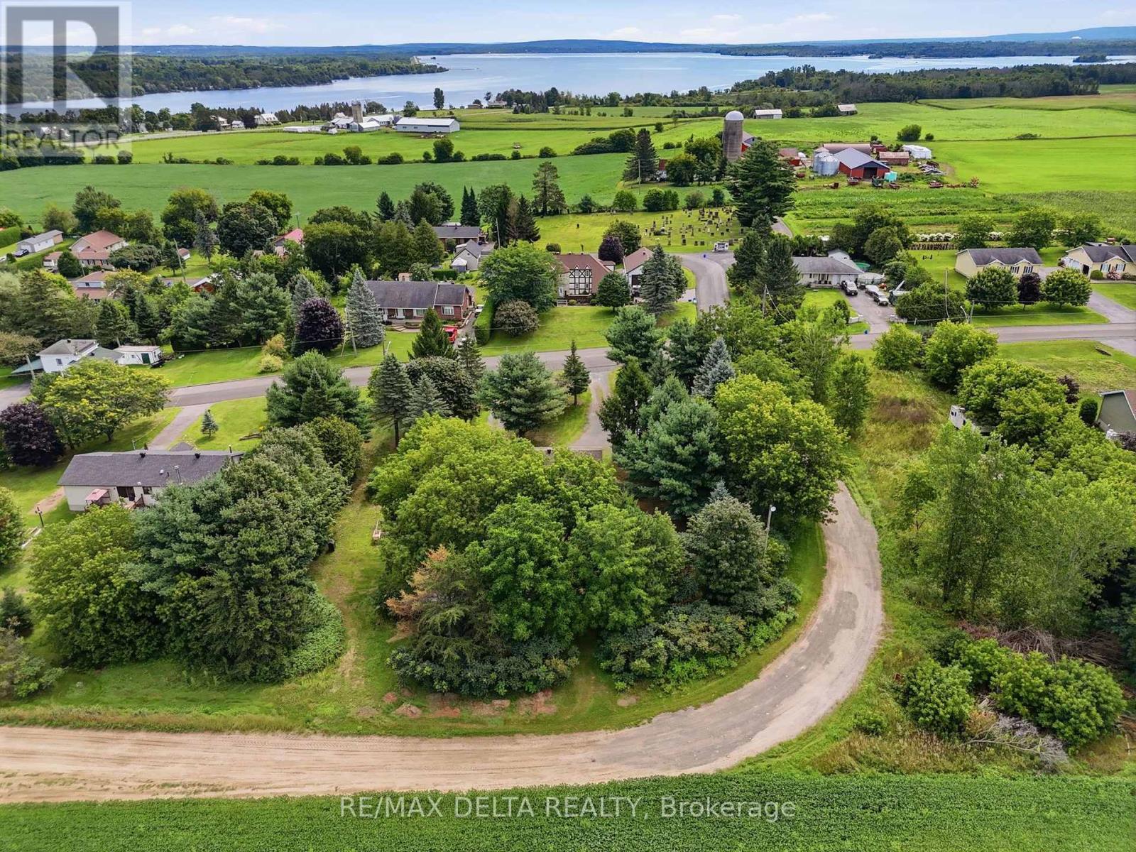 1120 DES CEDRES STREET - 30