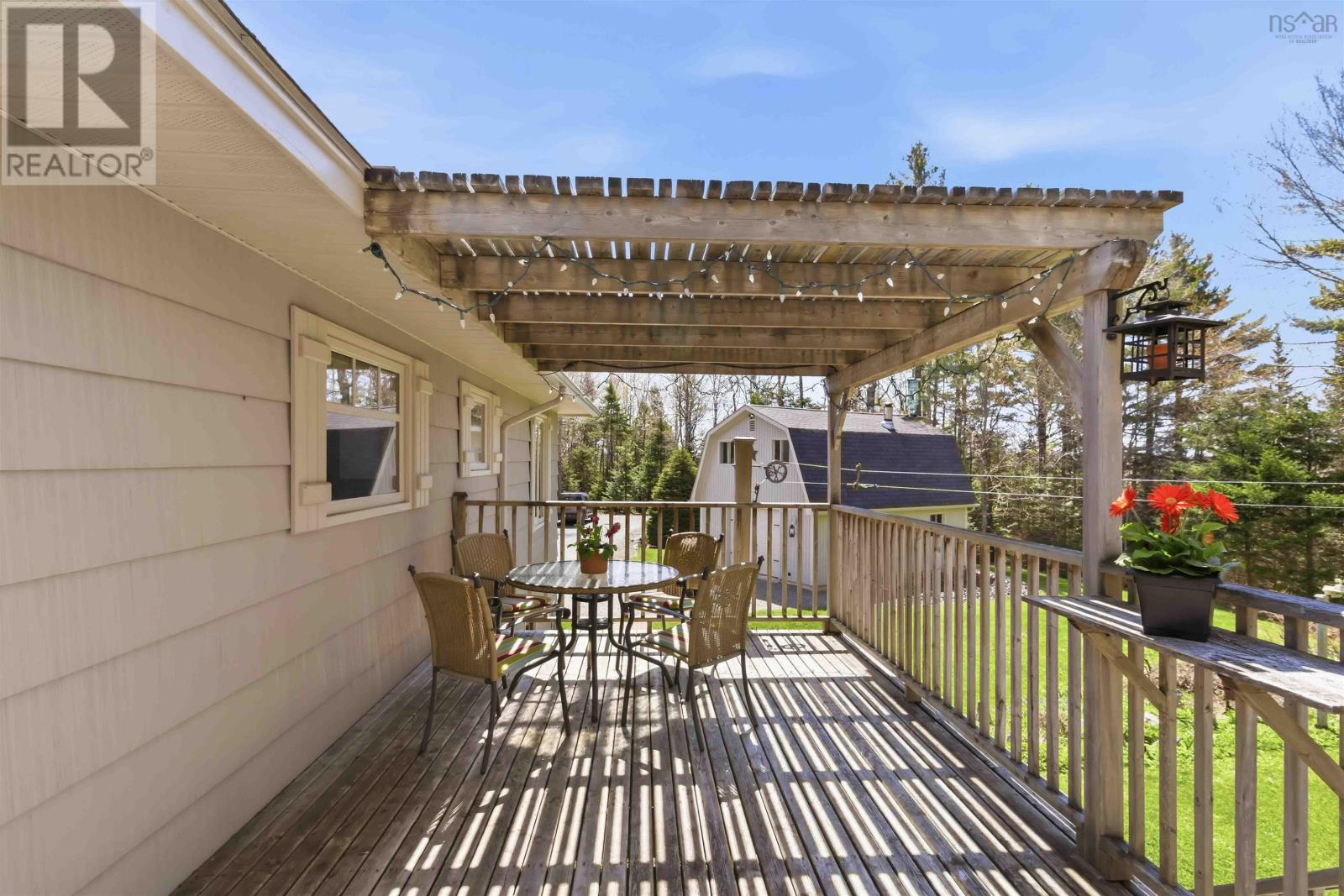 61 Charles Hill Road - 44