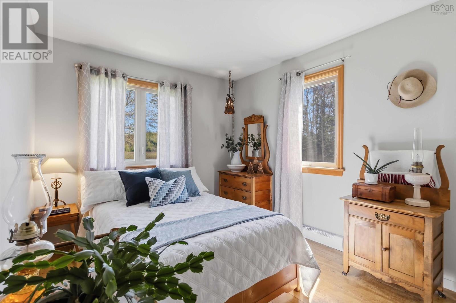 61 Charles Hill Road - 26