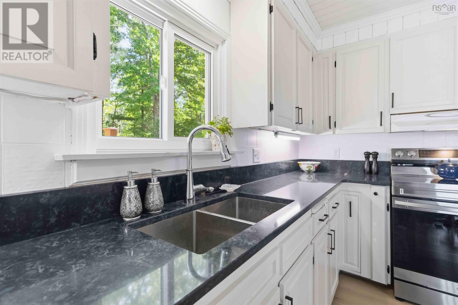 Property 20 of 51 of 152 Hallamore Lane