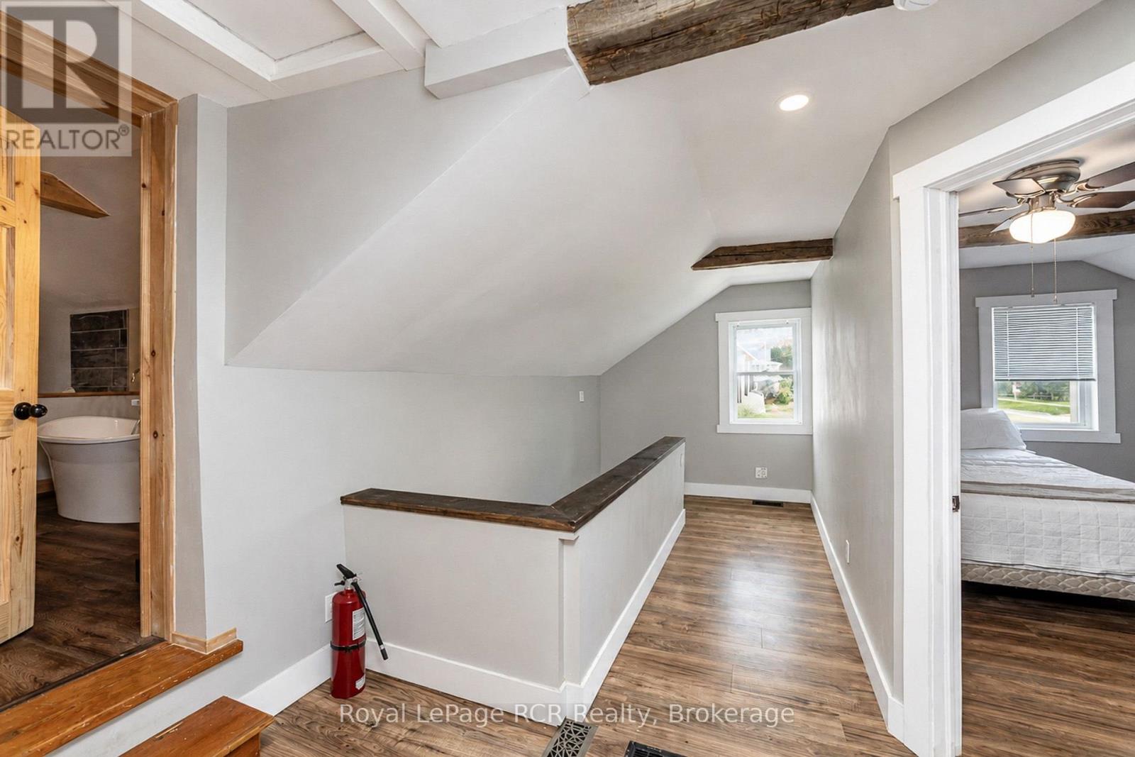 56 MAIN STREET E - 24