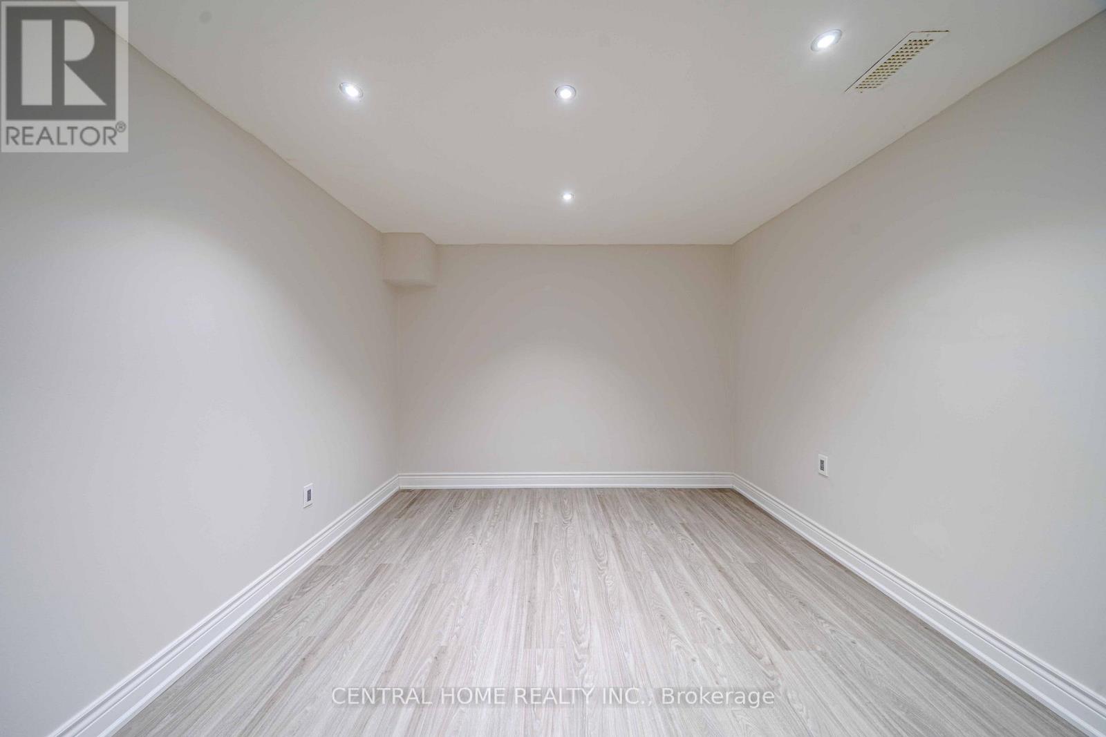 2 NOEL STREET - 23
