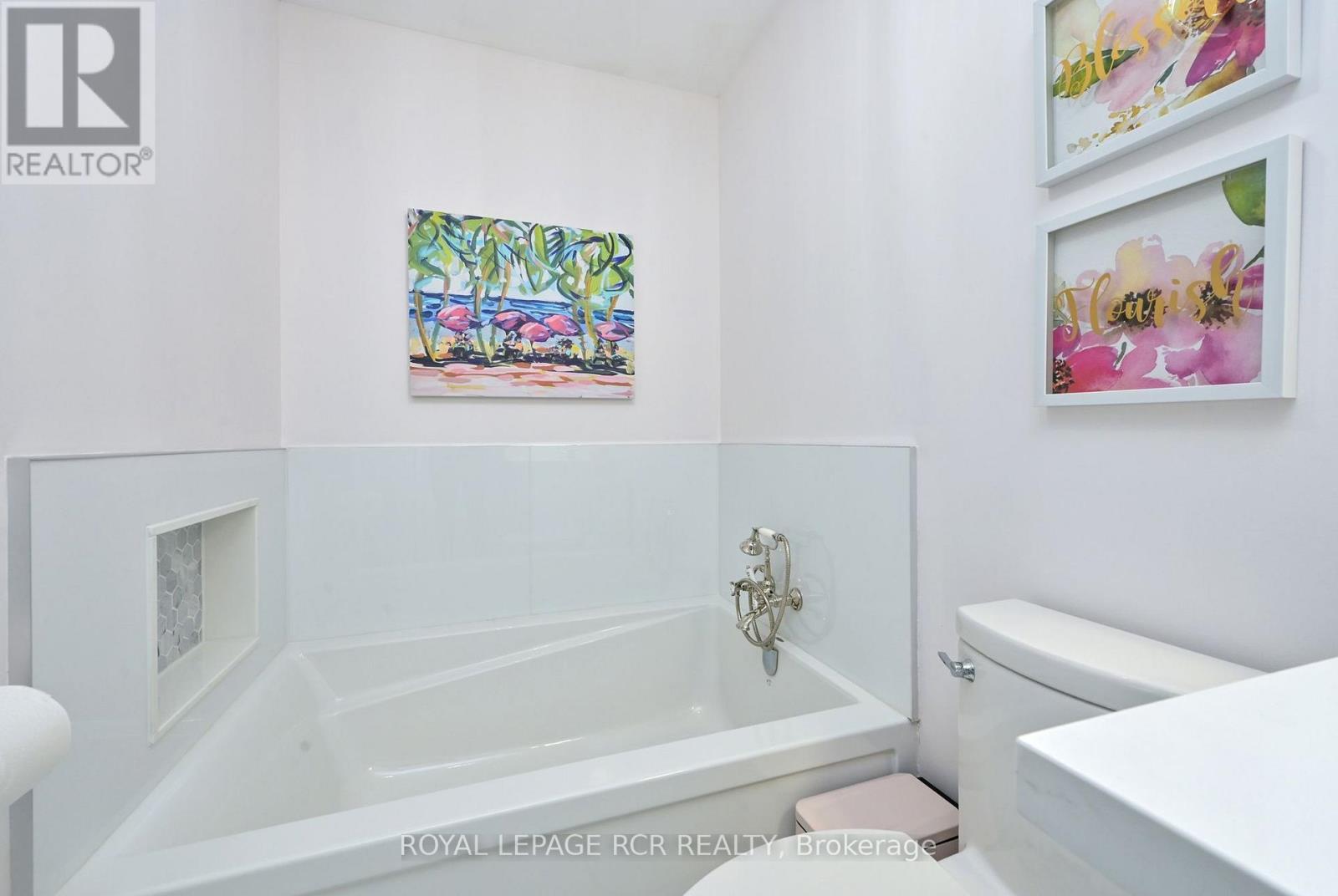 39 WESTMOUNT DRIVE - Image 17