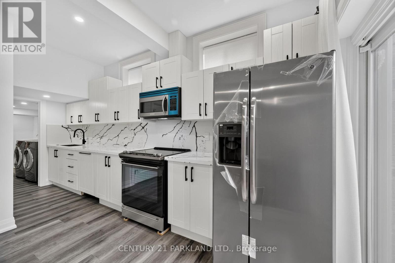 101 ELGIN MILLS ROAD W - Image 34
